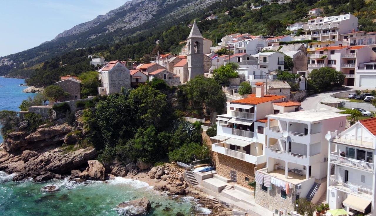 Apartments By The Sea Pisak, Omis - 1018 المظهر الخارجي الصورة