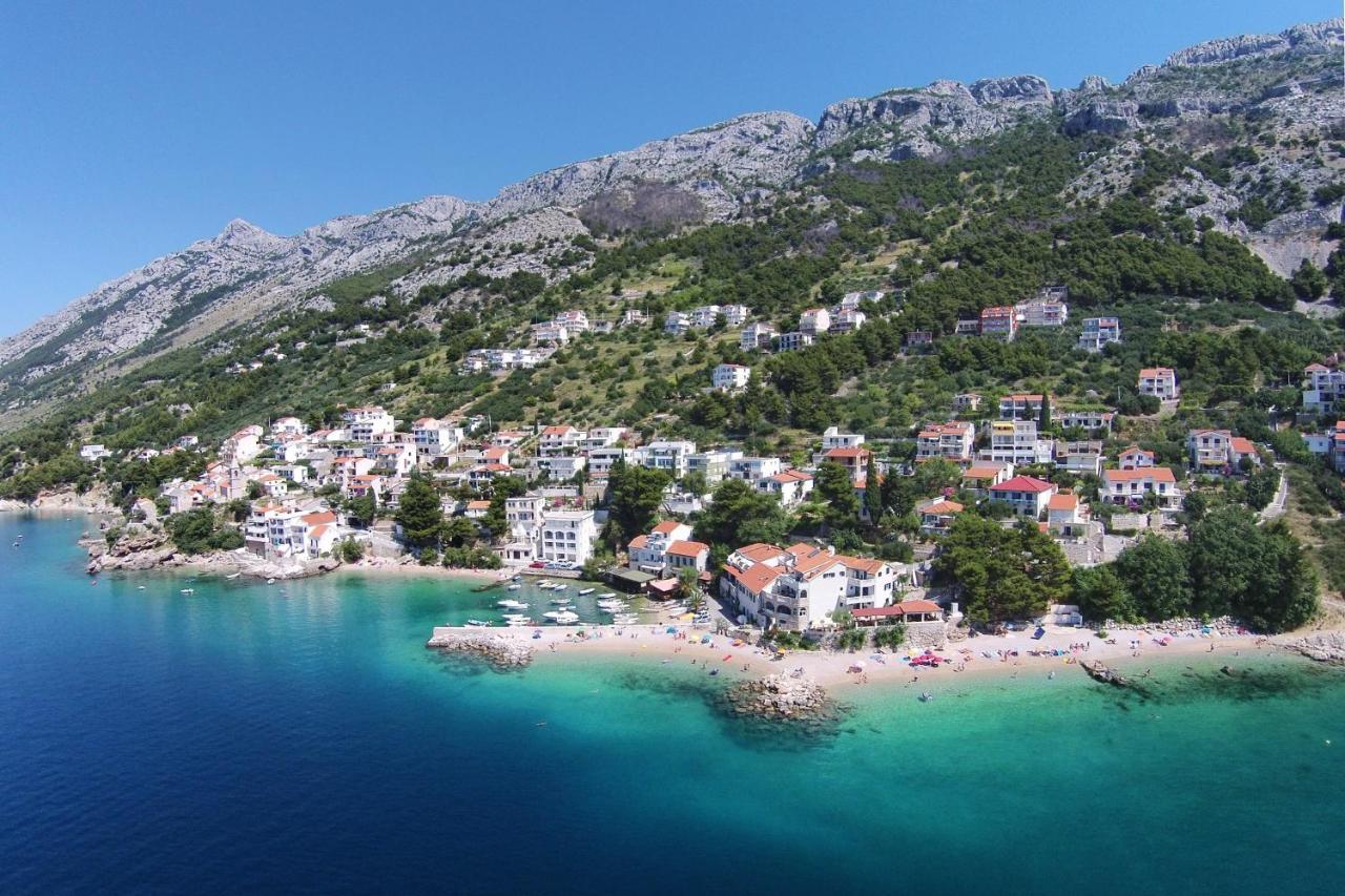 Apartments By The Sea Pisak, Omis - 1018 المظهر الخارجي الصورة