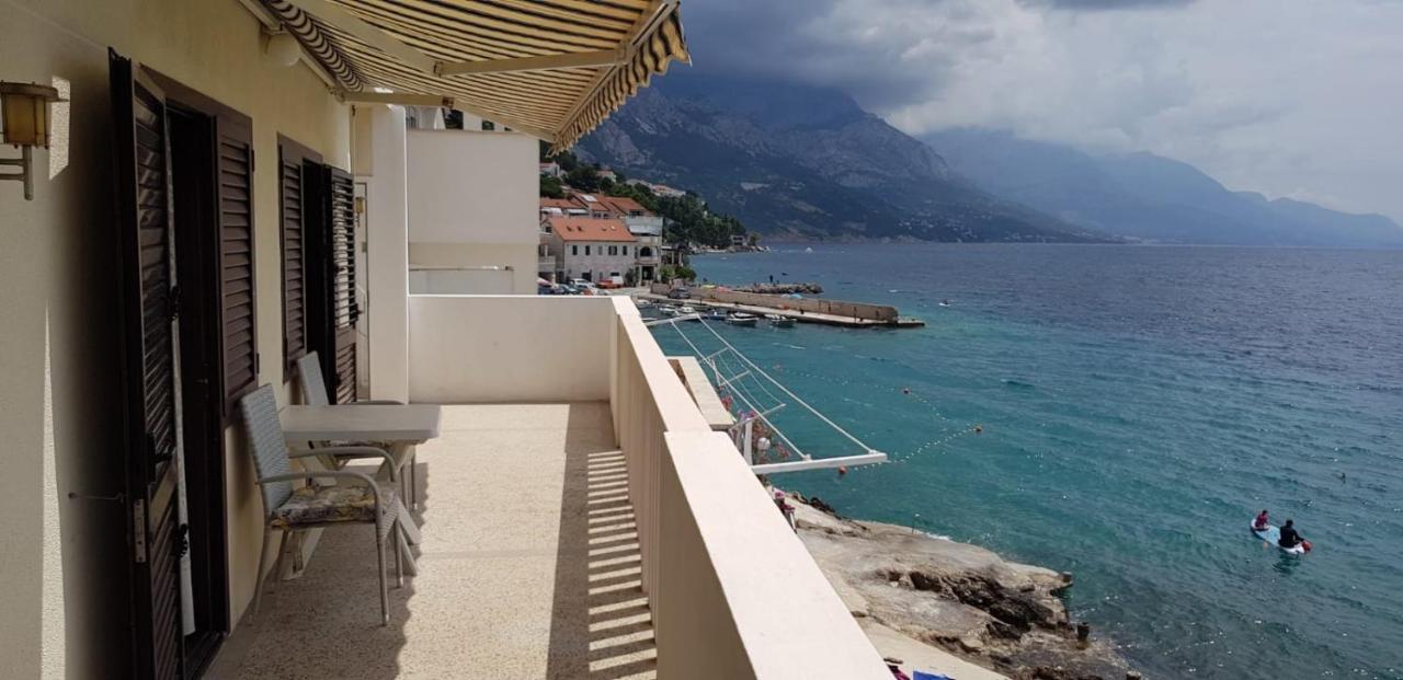 Apartments By The Sea Pisak, Omis - 1018 المظهر الخارجي الصورة