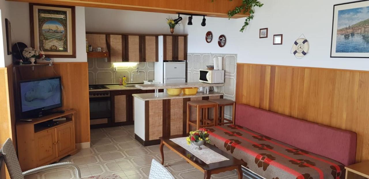 Apartments By The Sea Pisak, Omis - 1018 المظهر الخارجي الصورة