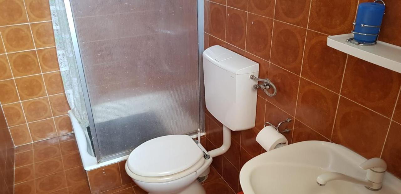 Apartments By The Sea Pisak, Omis - 1018 المظهر الخارجي الصورة